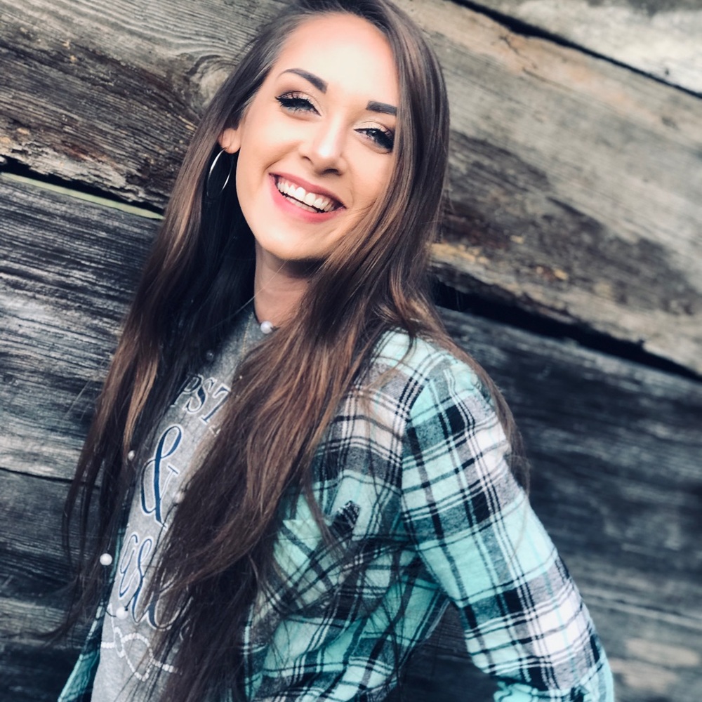 Meet your Posher, Leanna